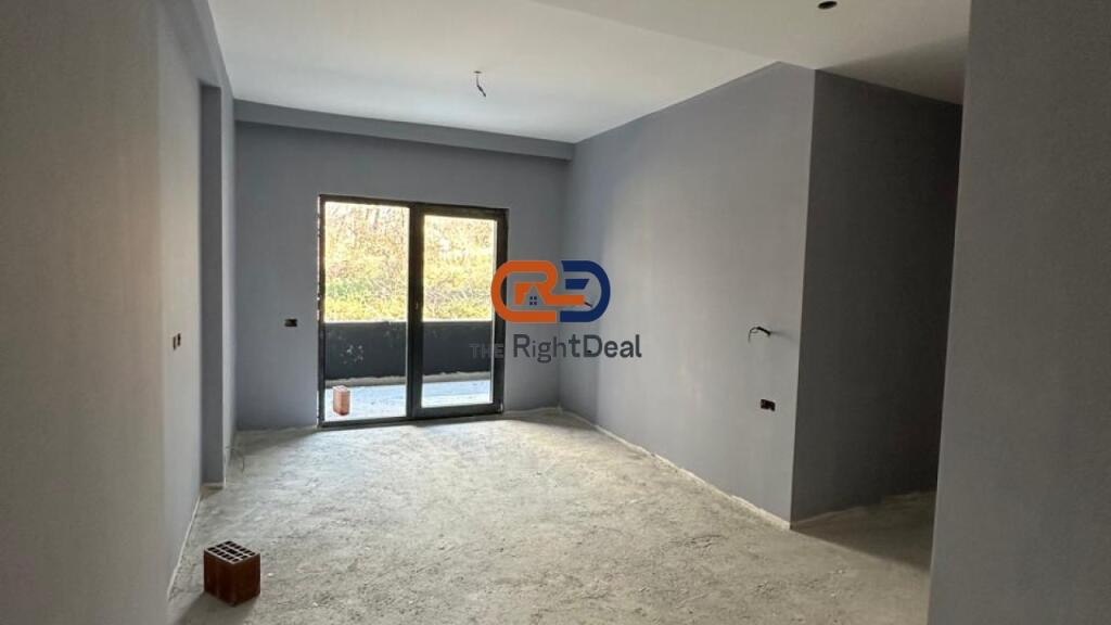 Tek Kompleksi Xheluks, Shitet Apartament 2+1+2 Me Planimetri Perfekte!!