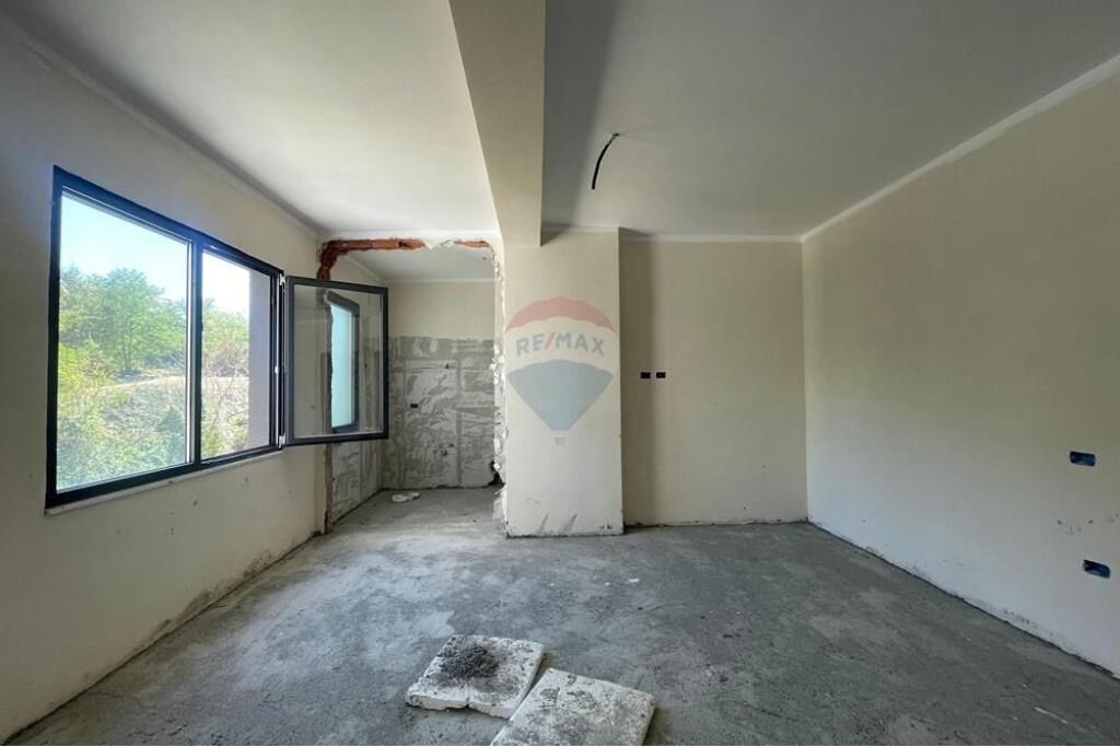 Apartament 2+1 per shitje prane Rr se Elbasanit!