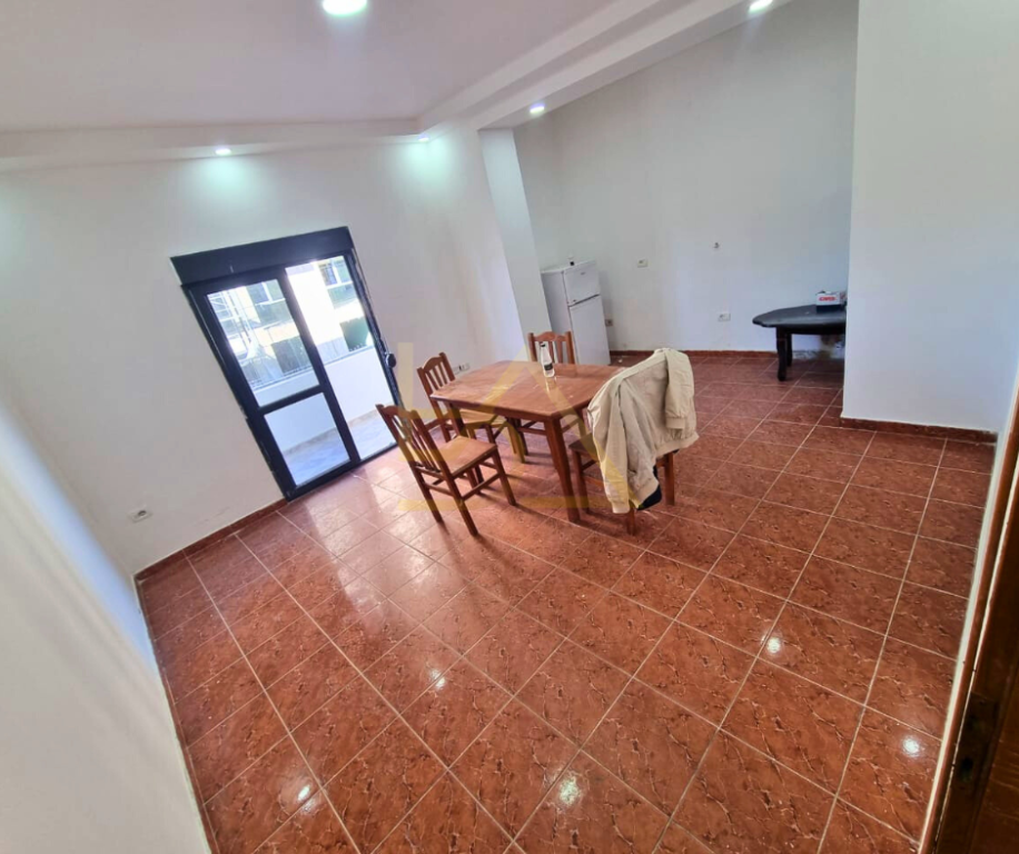 Appartamento in Vendita – Kavajë, Kryemëdhej