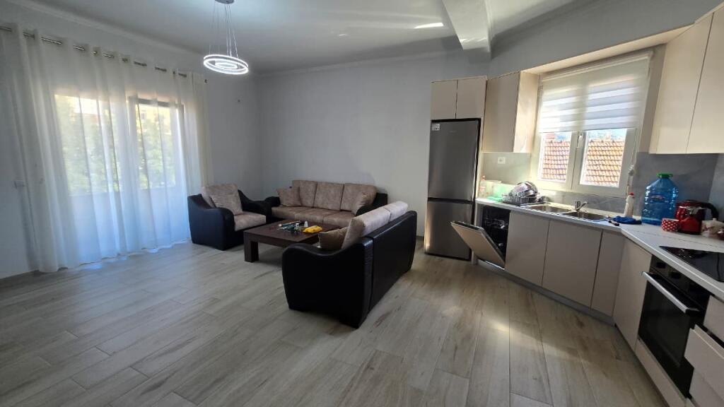Apartament me qira – Shkozë ✨