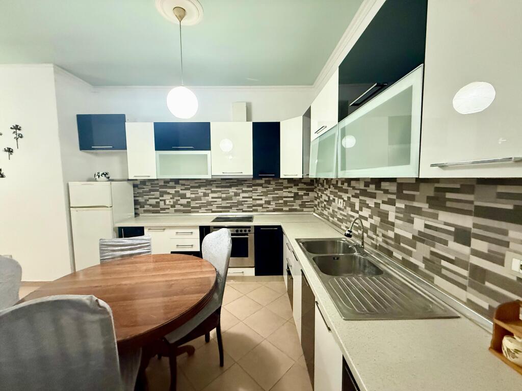 Apartament 2+1 me qira ne Fresk