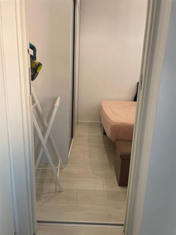Appartamento 1+1 in affitto a Komuna e parisit