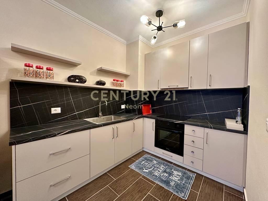 JEPET ME QERA APARTAMENT 2+1+2 NE YZBERISH , PALLATET CABEJ
