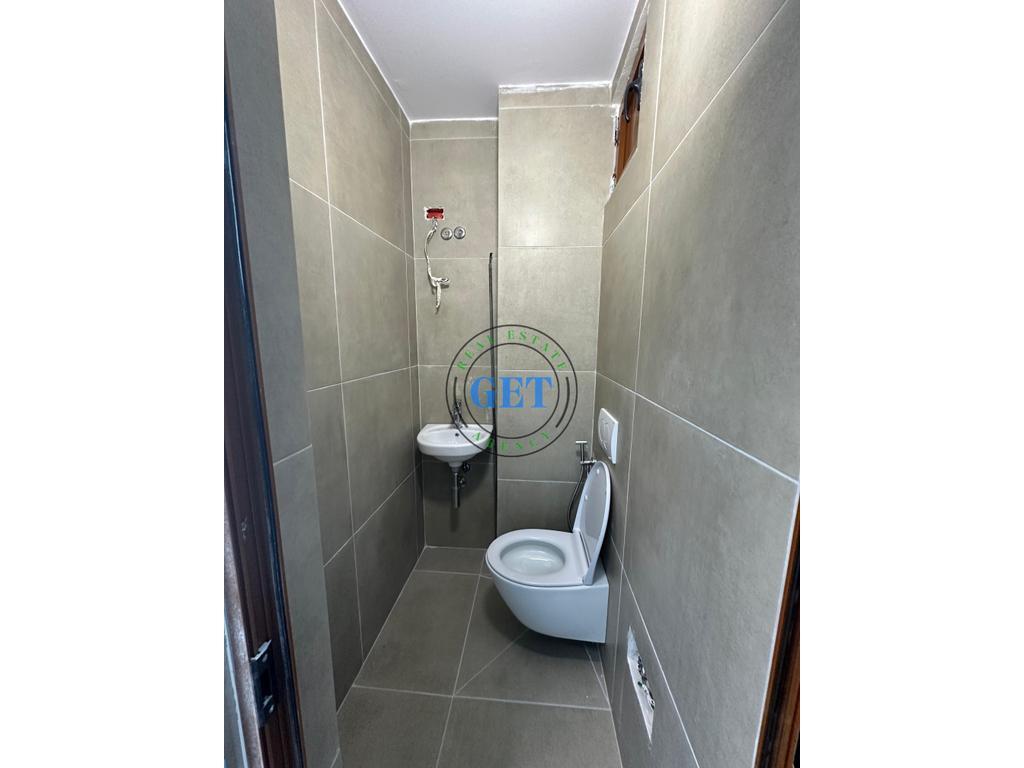 Qira , Ambient Biznesi, Ish Parku Sportiv, Durres!