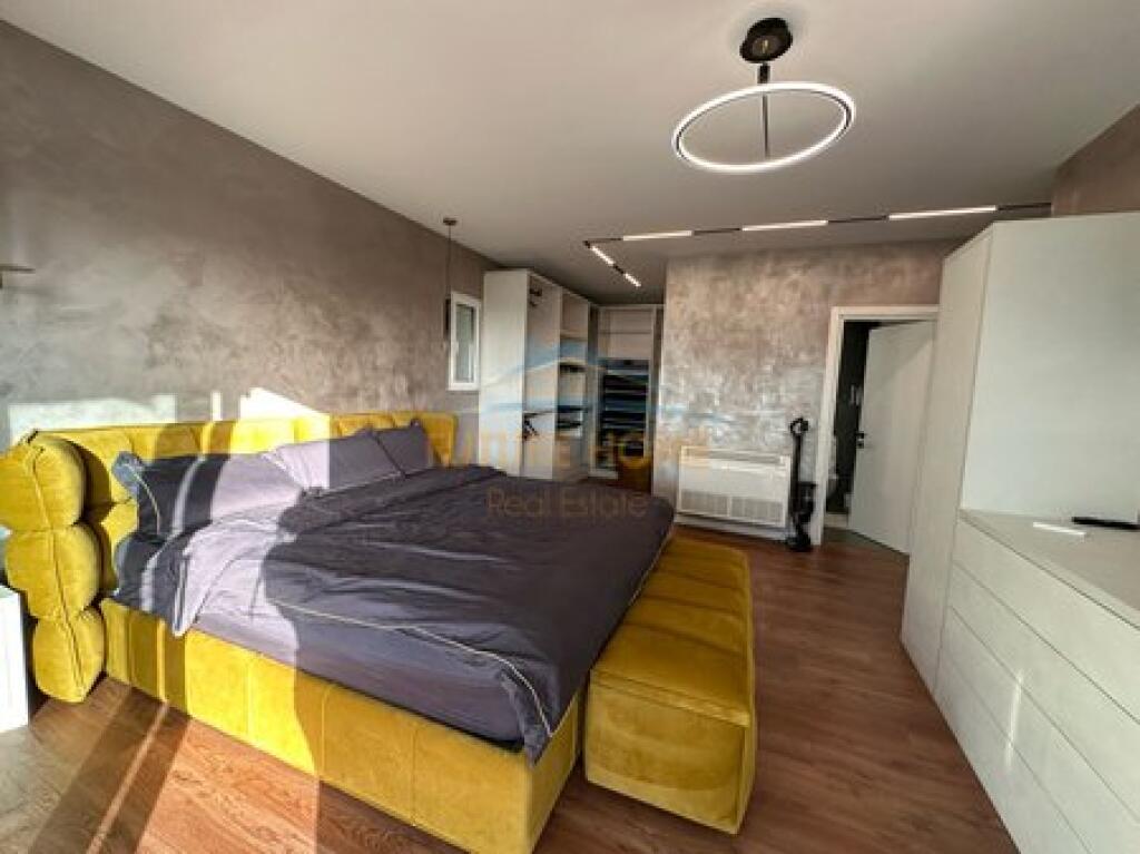 Shitje,Apartament 2+1+Parking,Perballe Delijorgjit !