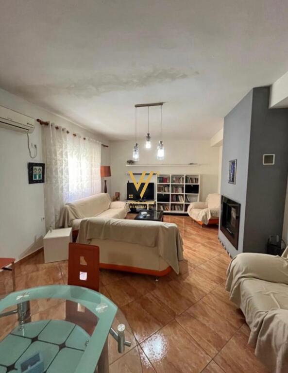 ENTRANCE 3+1 FOR RENT AT OLD MATERNITY 700 EURO