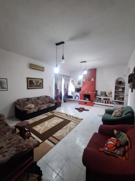 Appartamento 1+1 in affitto Via Vaid Kormaku, collina del Prete, valore 40.000 lek