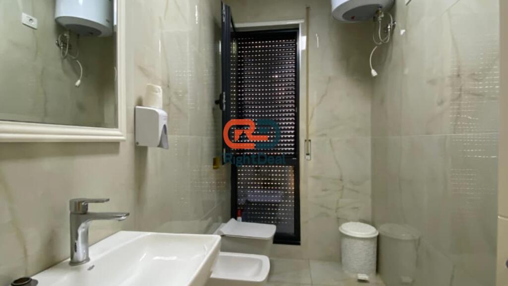 Near the Center, Premises for Rent, Suitable for Various Activities Such As, Office, Clinic, Aesthetics, Etc !