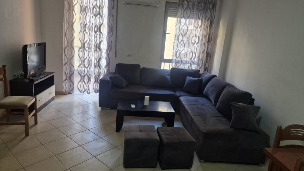 Apartament 2+1 me qera perballe Delijorgjit