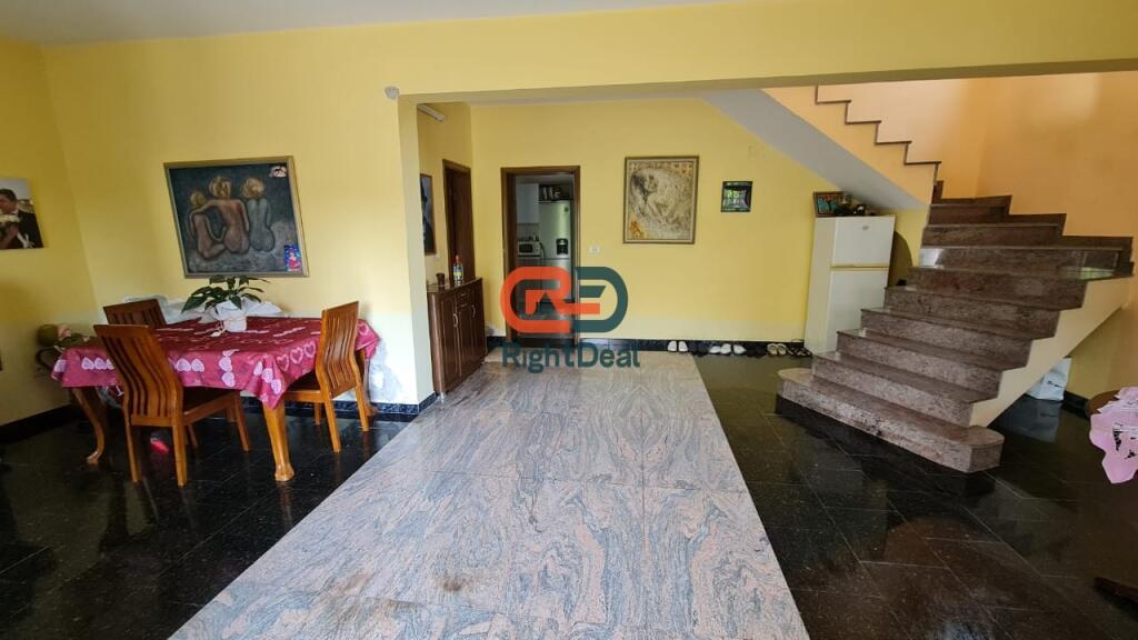 Vicino al Complesso Grand, Villa su 3 Piani in Affitto per Attività Commerciale!!