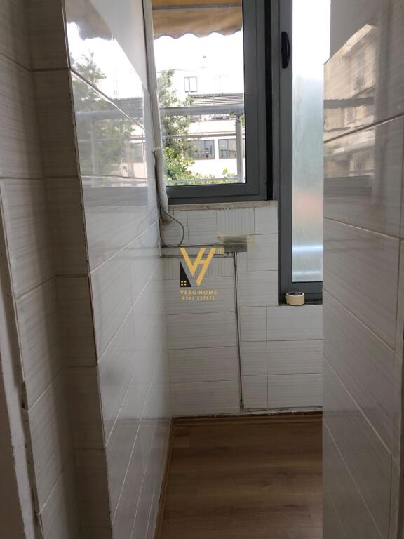 JEPET ZYRE 65 M2 ME QIRA NE QENDER 1.500 EURO