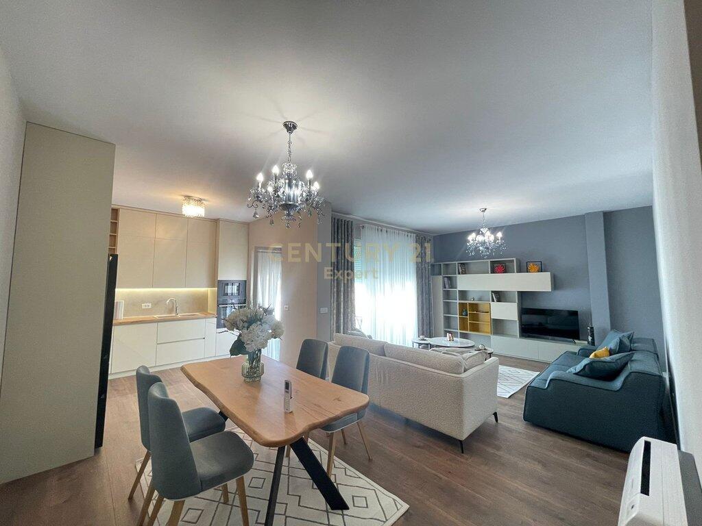 Apartment 3+1+2 with 2 parking spaces for rent at Park Life – Dry Lake!