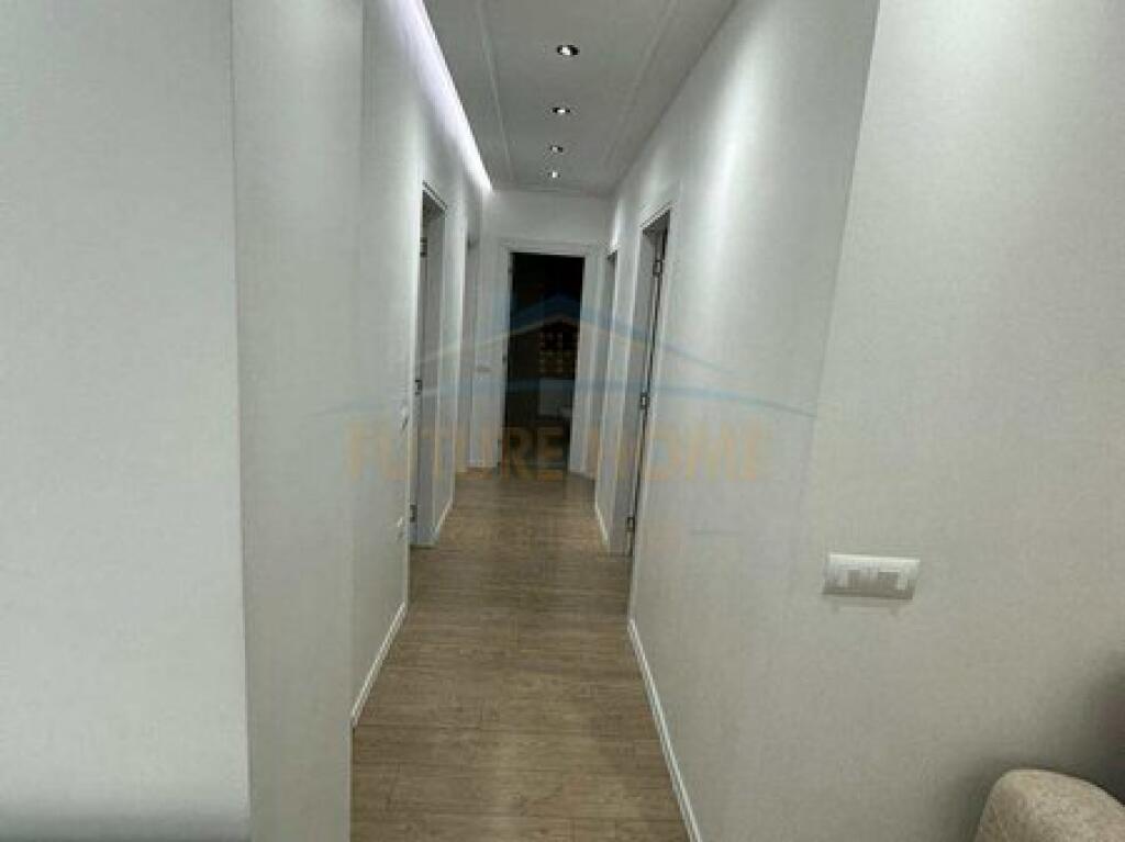 Shitet , Apartament 3+1+2 , Tek Oasis Residence
