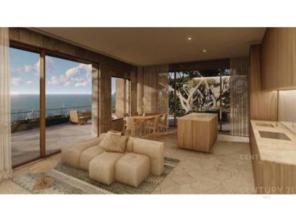 FOLIE VILLAGE VILLA FOR SALE ON THE FIRST LINE! 810,000 €