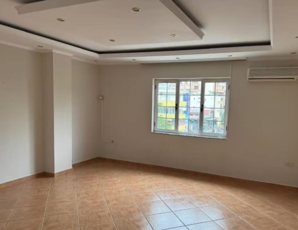 Locale in affitto per uffici nella zona di Blloku