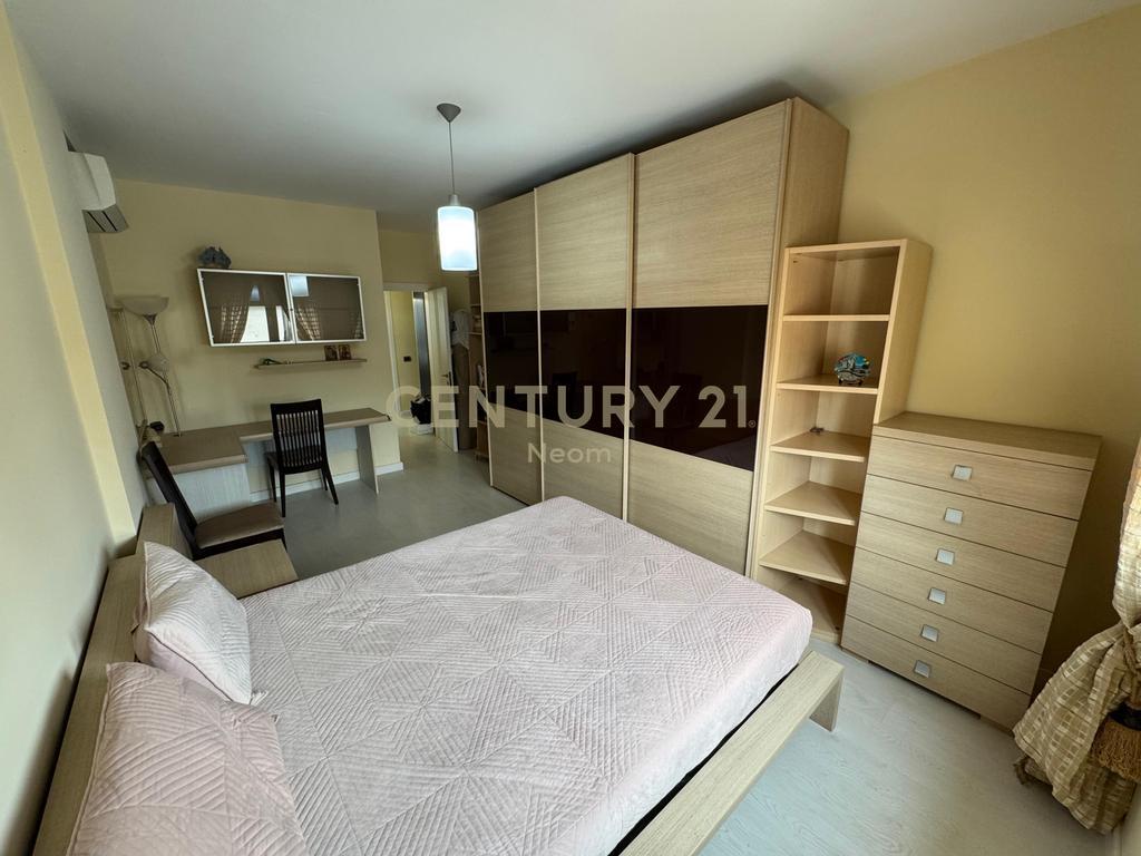 RENT, APARTMENT 2+1+PARKING, PARIS COMMUNE!