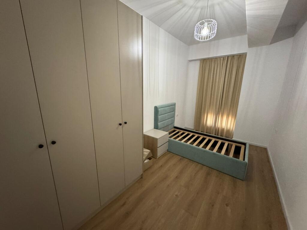 🏡 Jepet me Qera – Apartament 2+1 📍 Ali Demi, Kompleksi Kaimi💰 Çmimi: 50,000 Lekë/muaj