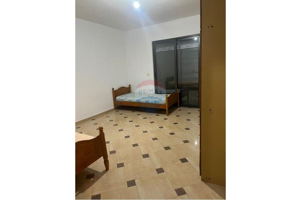 for rent spacious apartment (2+1), Frang Bardhi St.