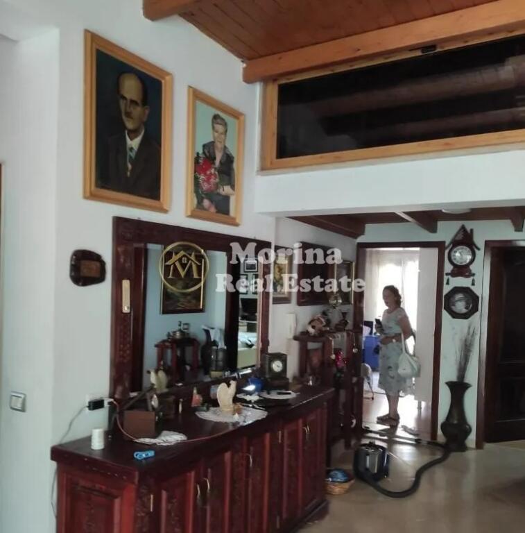 Shitet Vile 4 kateshe, te Rruga Hoxha Tahsim, 1000000 Euro