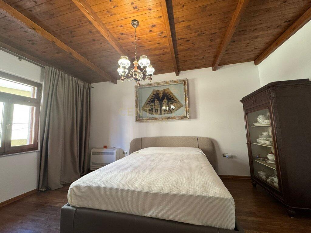 Villa with Yard for Rent in the Center of Tirana – Beginning of “Zogu i Parë” Boulevard