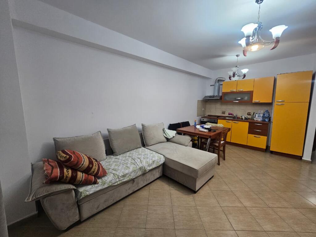 AFFITTASI APPARTAMENTO 1+1 IN SPIAGGIA, VICINO ALL'HOTEL ADRIATIK