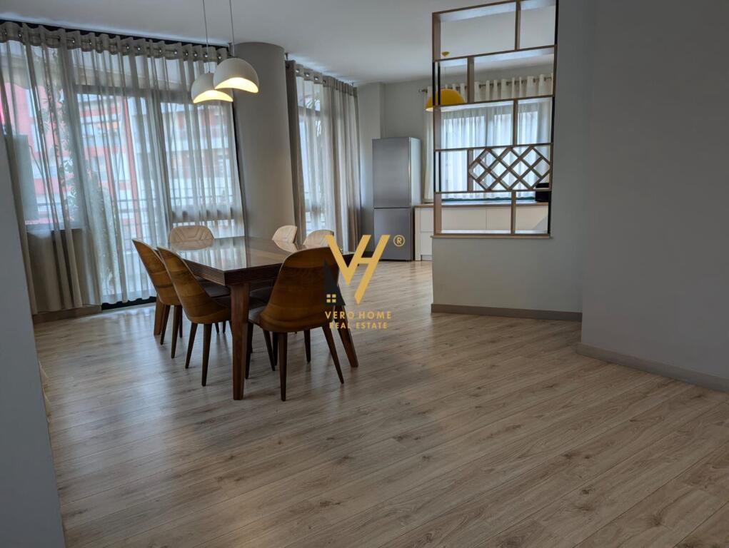 APPARTAMENTO 3+1+3+BLK IN AFFITTO A BLLOK 240.000 LEKE