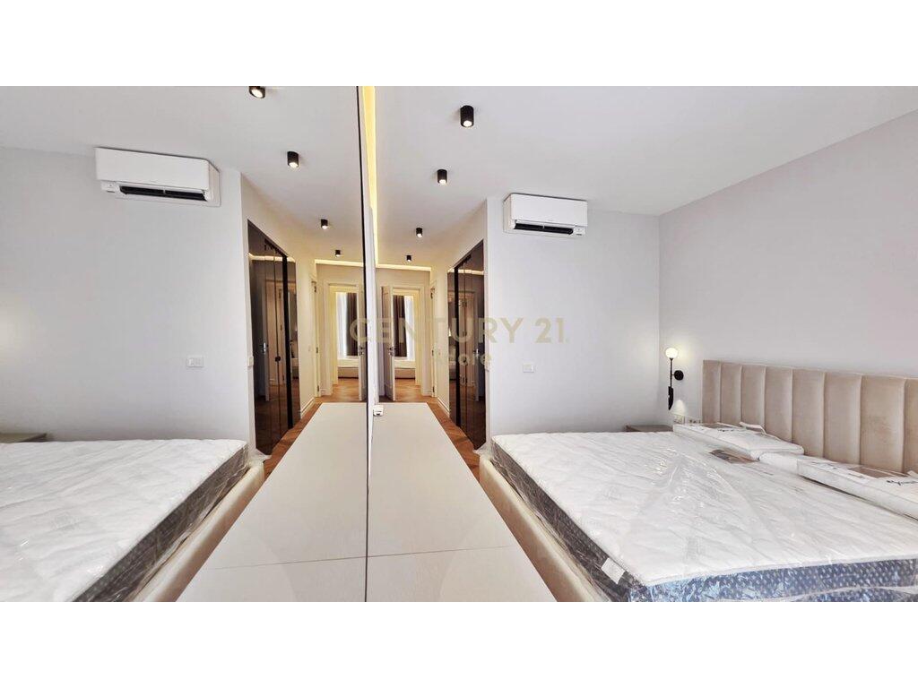 Appartamento di Lusso 3+1+2 + Posto Auto in Affitto presso "Golden Residence"!
