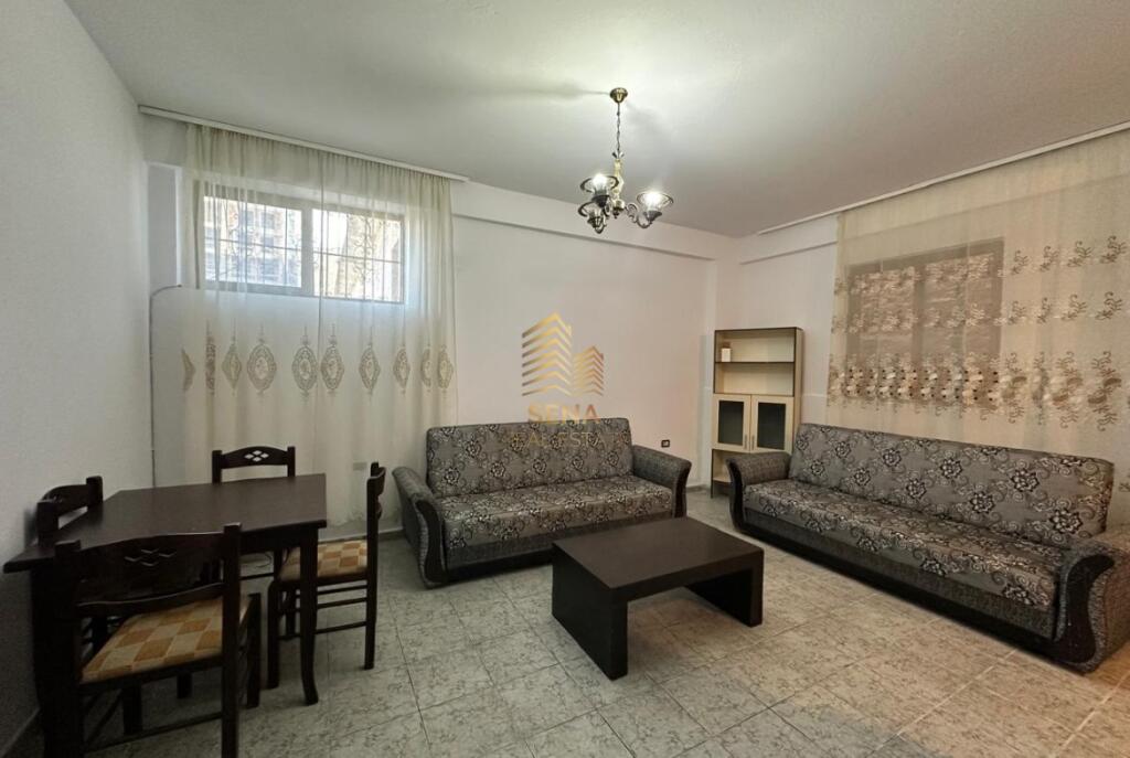 Rent, Private Entrance, 1+1, Paris Commune, 400 Euro/Month