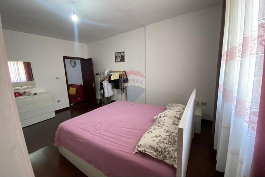 Apartament - Për Shitje - Laprakë