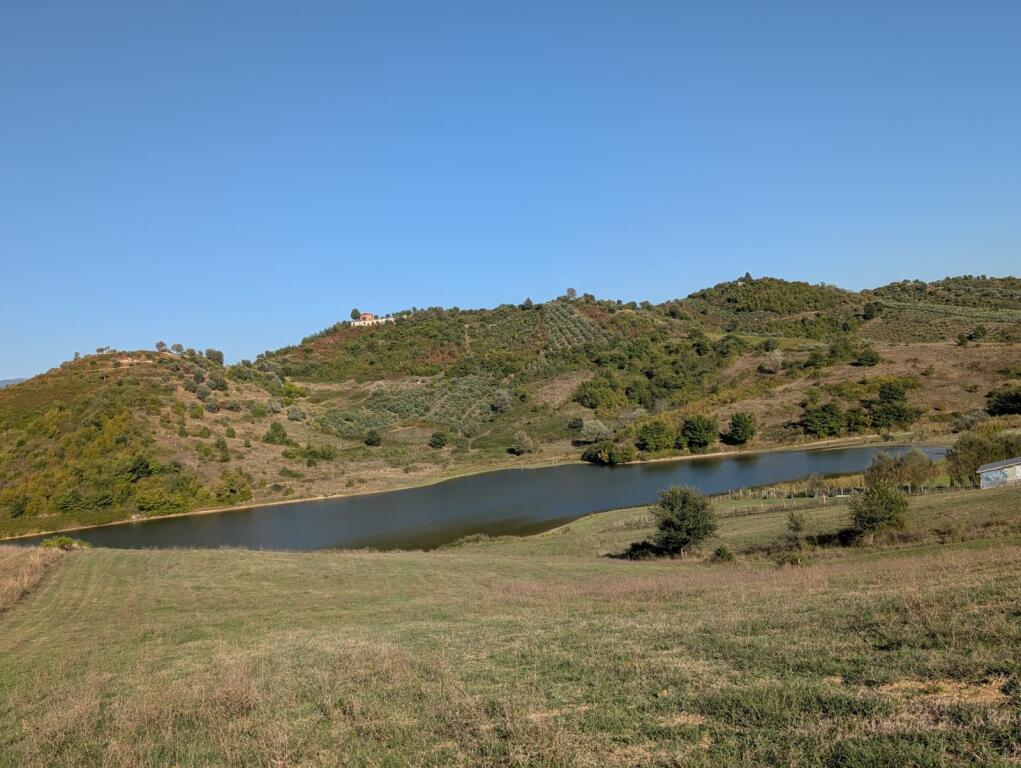 Land of 3000m² for sale near the Kashar lake.