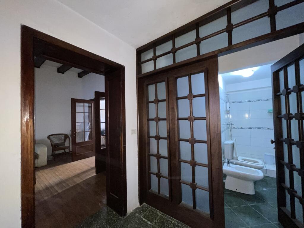 Tasse incluse!!!! Casa privata in AFFITTO vicino a Piazza "Skenderbej" nei vicoli tra il Ristorante "Piazza" e la via "Fortuzi"