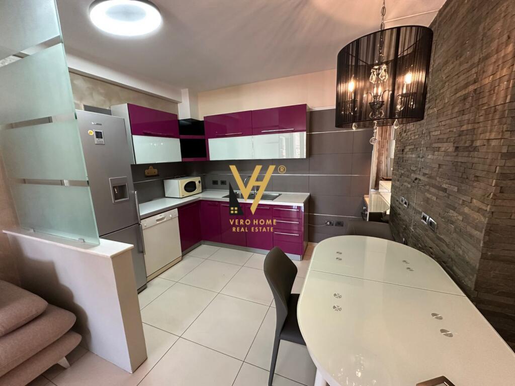 JEPET APARTAMENT 3+1 ME QIRA TE PAZARI I RI 70.000 LEKE