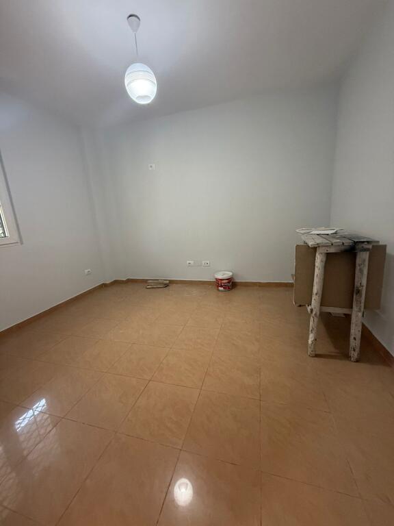 Fresk Shitet Apartament 1+1