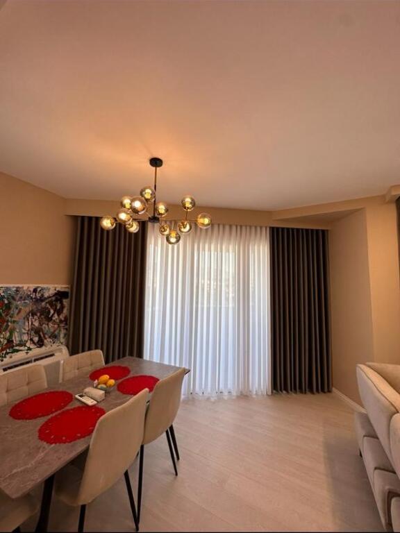 Complesso River Residence, appartamento in affitto, 2+1+2, arredato. 80.000 LEKE