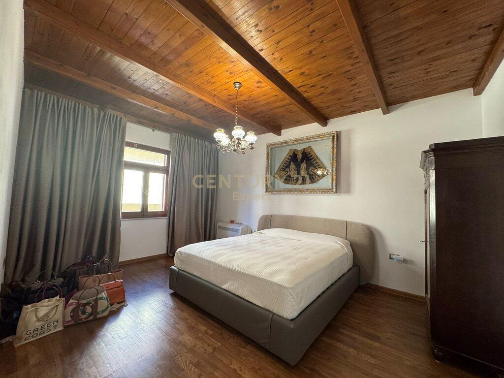 Villa with Yard for Rent in the Center of Tirana – Beginning of “Zogu i Parë” Boulevard