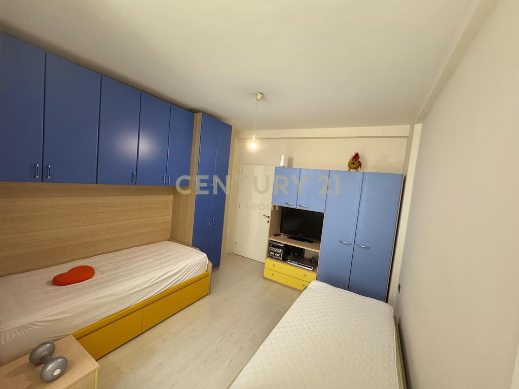 RENT, APARTMENT 2+1+PARKING, PARIS COMMUNE!