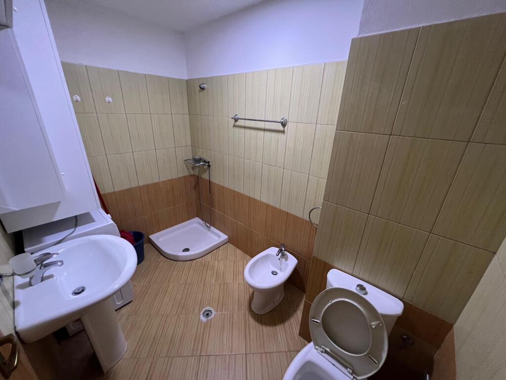 📣 RENT Apartment 2+1+2 📍 Opposite Delijorgji Complex 🛣️ "Bajram Curri" Boulevard ✨   🏢 New Building  🪜 8th Floor 📐 Net Area 91 m2  🛋️ Furnished With Modern Conditions   💶 Price 700 Euro Gross