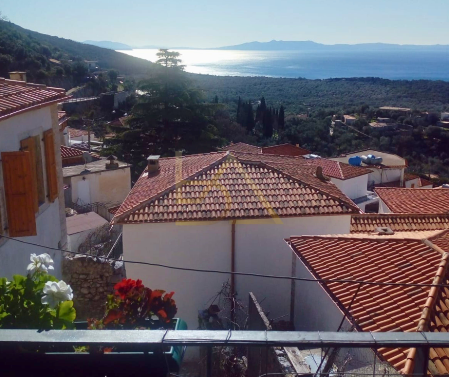 Villa in Pietra su Due Piani in Vendita – Vuno, Sarandë