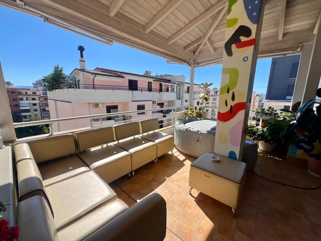 Penthouse Per Shitje Ne Bulevardin Vlore - Skele