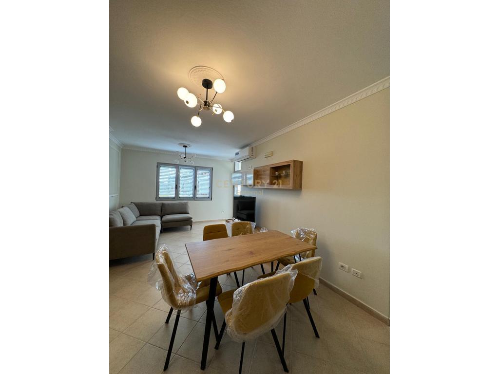 Appartamento 3+1+2 in Affitto a Fresku, Tirana 600 € /Mese