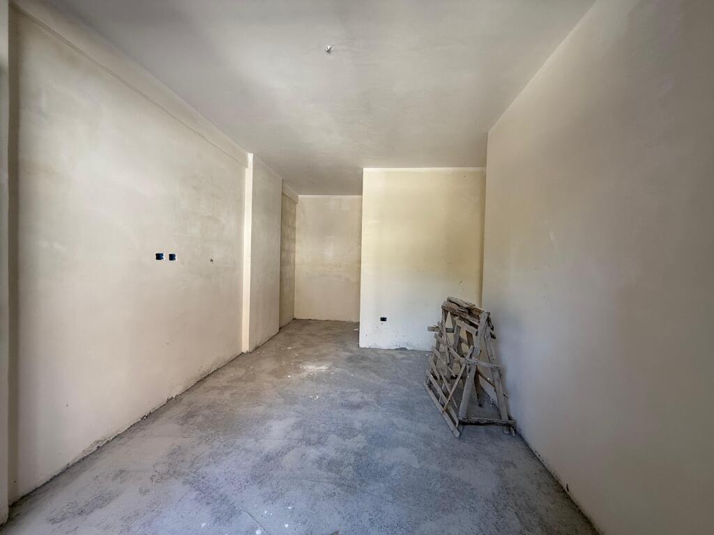 SHESIM APARTAMENT 2+1+2 TEK KOMPLEKSI XHELUKS PRANE XIBRAKUT!