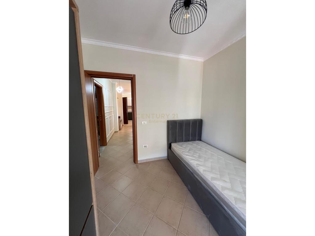 Appartamento 3+1+2 in Affitto a Fresku, Tirana 600 € /Mese