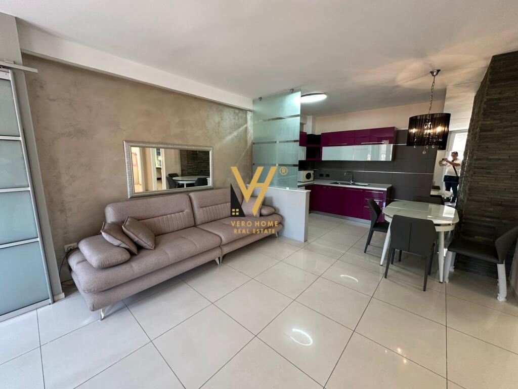 JEPET APARTAMENT 3+1 ME QIRA TE PAZARI I RI 70.000 LEKE