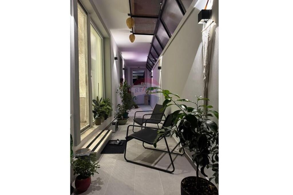 Apartament - Për Shitje - Liqeni I Thatë, Tiranë € 190,000