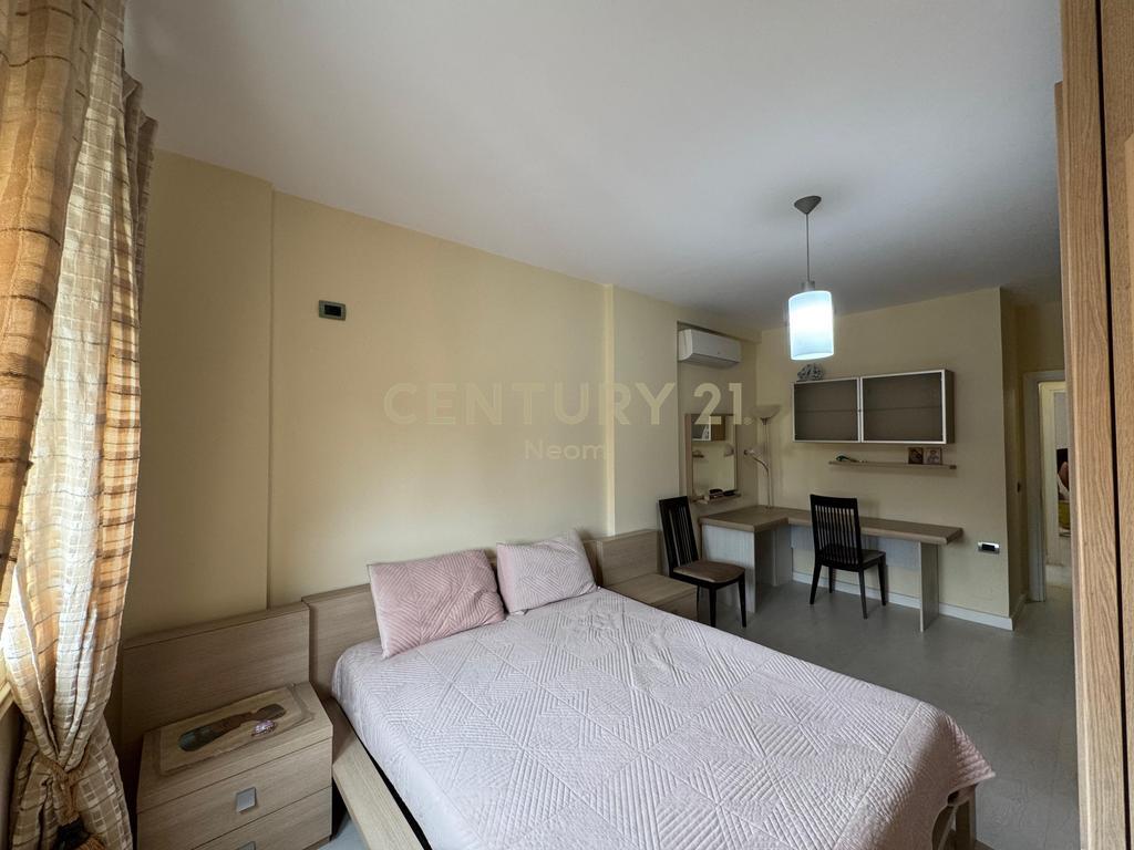 RENT, APARTMENT 2+1+PARKING, PARIS COMMUNE!