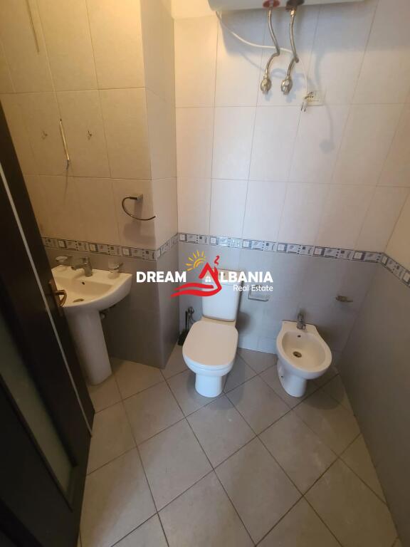 Apartament 3+1+2 WC ne Shitje ne Fresk, prane Fizikes Berthamore ne Tirane (ID 4131426)