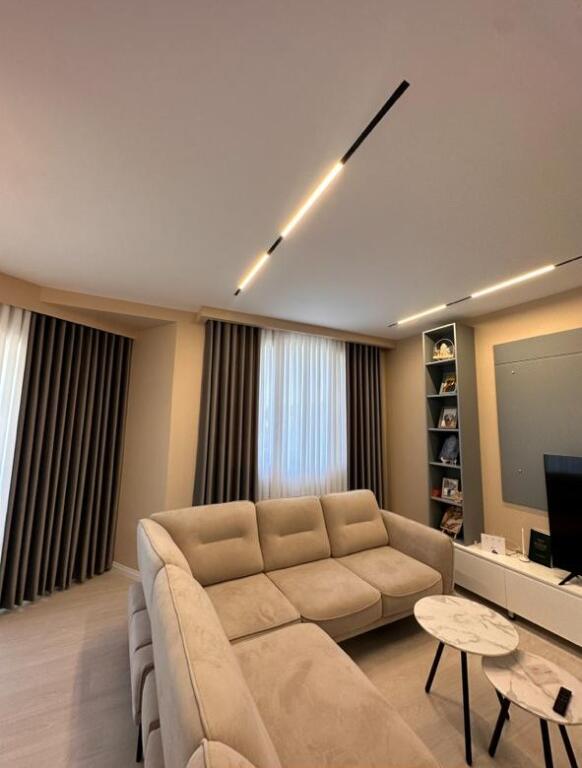 Complesso River Residence, appartamento in affitto, 2+1+2, arredato. 80.000 LEKE