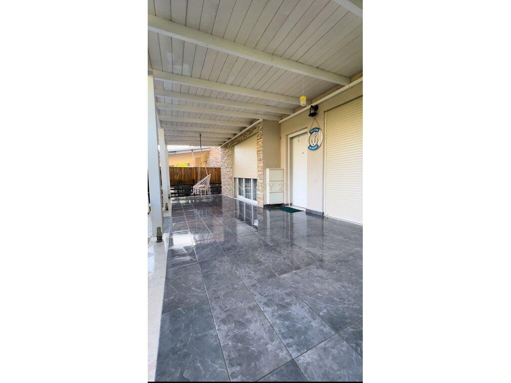 Villa for Rent in Lalëzi Bay