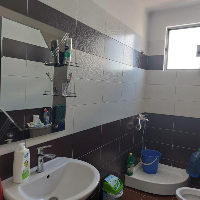 Affittasi appartamento 2+1, Astir vicino all'hotel Marinaj  Prezzo: 550 euro  