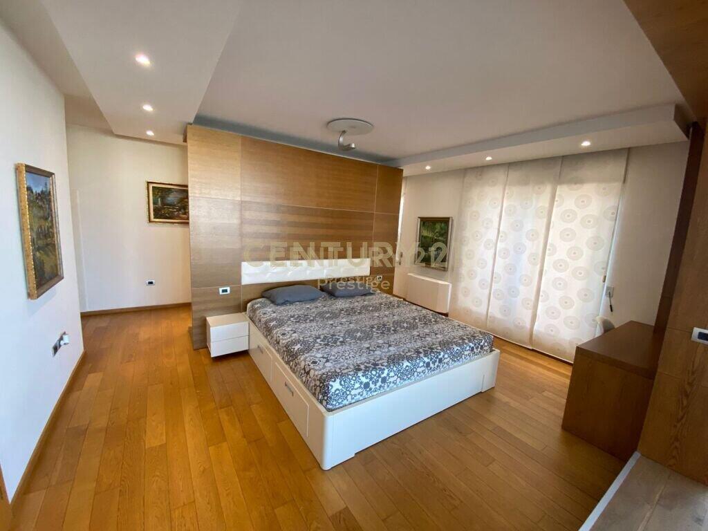 AFFITTASI APPARTAMENTO 4+2+3 + 2 POSTI AUTO, VIA ELBASAN, TIRANA!